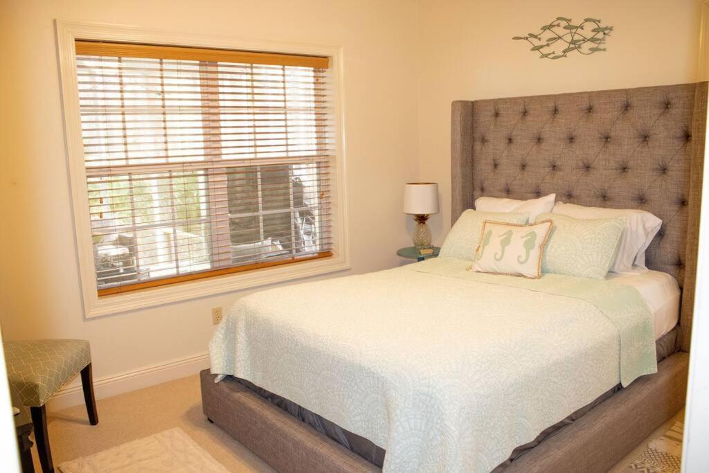 Pet Friendly Tranquil Cottage With Fire-Pit And Seasonal Hot Tub Sept-March Minutes To Beaches Dauphin Island Exterior photo