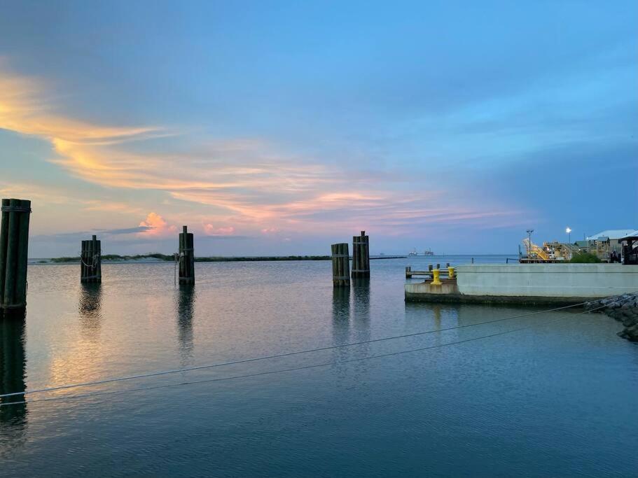Pet Friendly Tranquil Cottage With Fire-Pit And Seasonal Hot Tub Sept-March Minutes To Beaches Dauphin Island Exterior photo